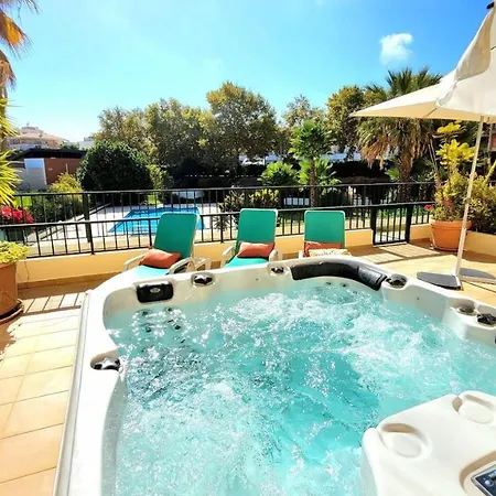 Place In The Sun - Free Out Door Jacuzzi - By Bedzy
