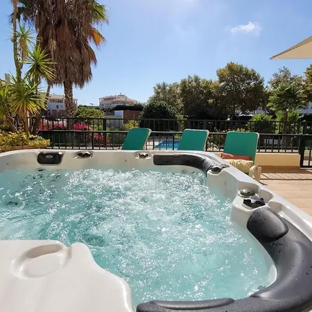Place In The Sun - Free Out Door Jacuzzi - By Bedzy *