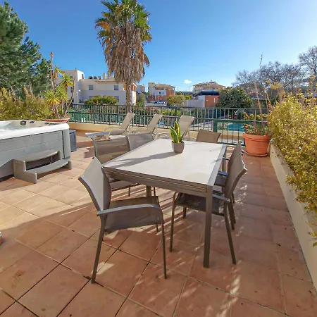 Place In The Sun - Free Out Door Jacuzzi - By Bedzy