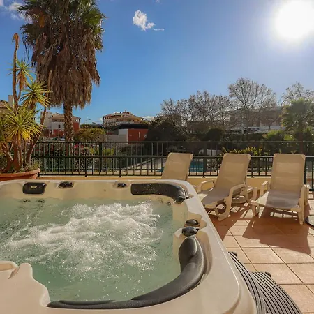 Apartment Place In The Sun - Free Out Door Jacuzzi - By Bedzy