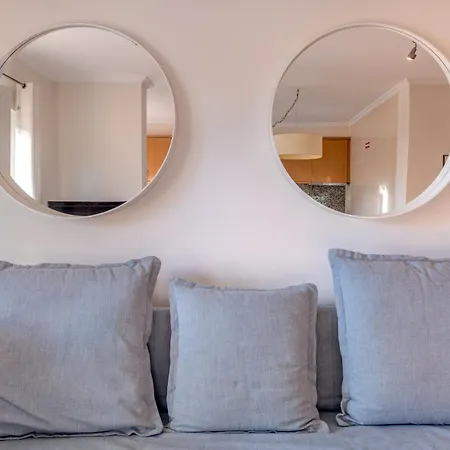 Place In The Sun - Free Out Door Jacuzzi - By Bedzy *